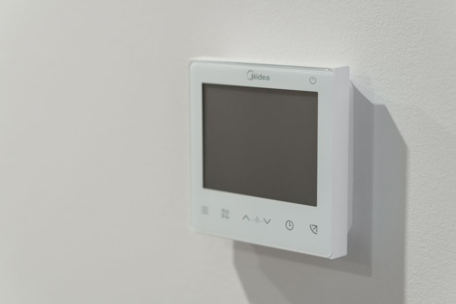 Panou pentru controlul temperaturii în camera Business Premium Single