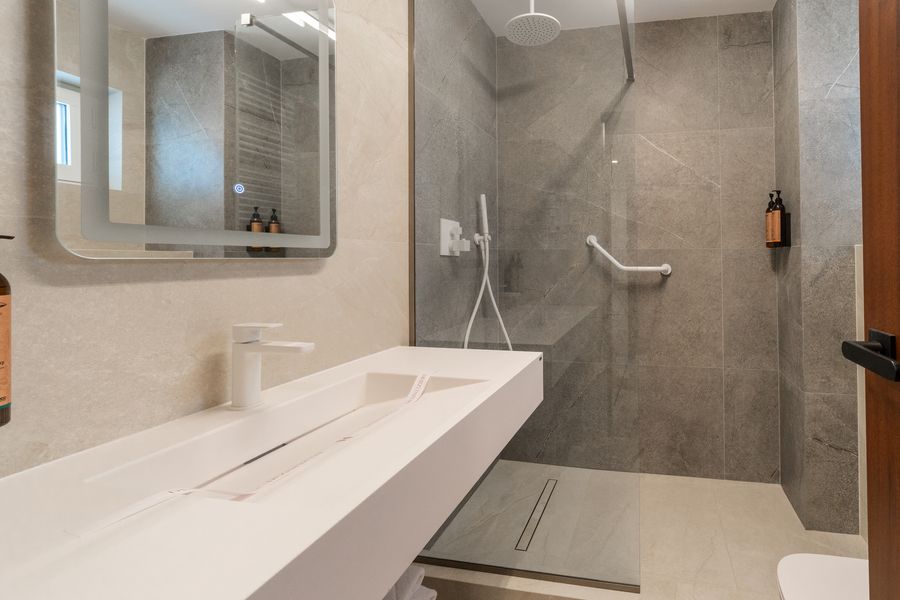 Baie în camera Business Premium Twin