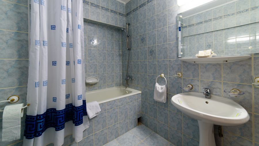 Al doilea unghi al băii camerei Standard Double