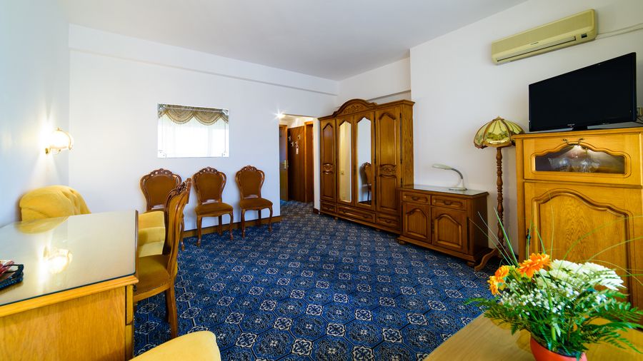 Relația dintre dormitor și zona de acces în Standard Suite