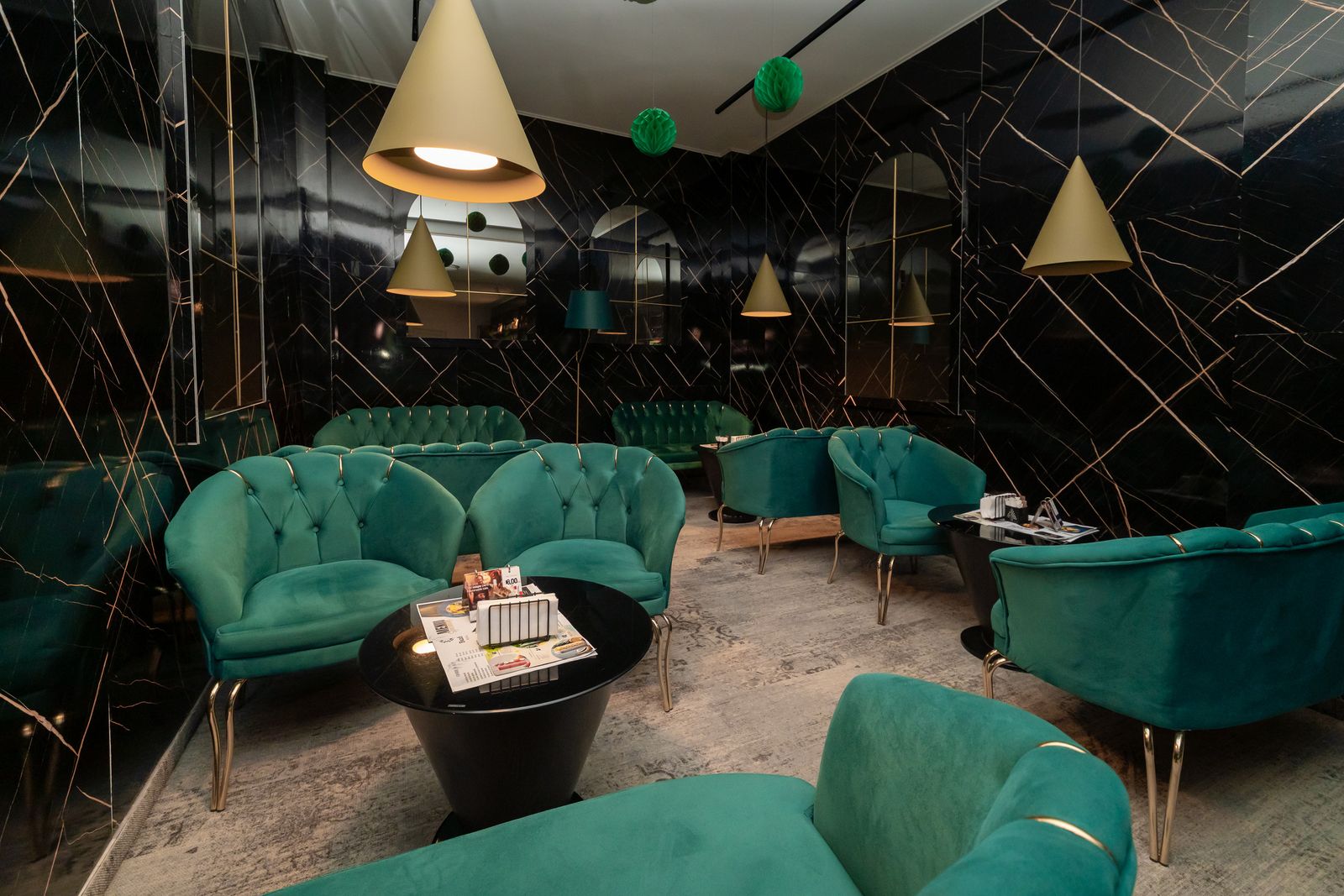 Verde Café al Hotelului Decebal din Bacău